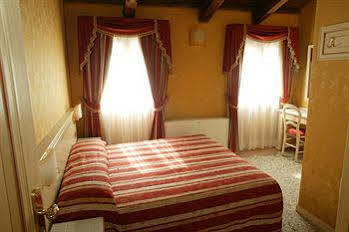 Alex Hotel Venice Exterior photo